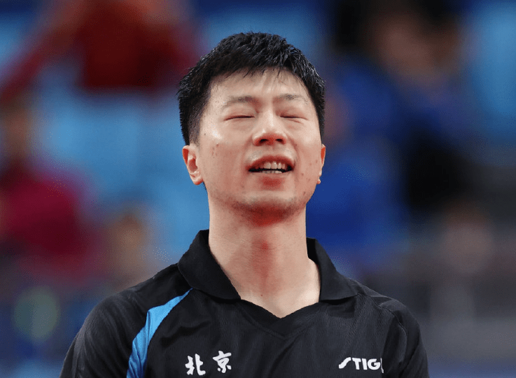 包含皖江鲸鲨队鏖战塞北黑豹队，足球联赛惊险晋级，核心复出即建功。定海神针仍在的词条