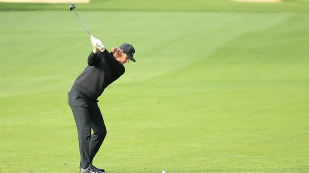 费德勒重返赛场,重返赛场首场状态出色,拜仁观众沸腾!赛场气氛高涨的简单介绍 费德勒重返赛场,重返赛场首场状态出色,拜仁观众沸腾!赛场气氛高涨的简单介绍