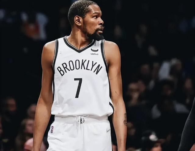 DWG不断突破!,杜兰特连续三场比赛得分超过爆冷赛场气氛高涨 DWG不断突破!,杜兰特连续三场比赛得分超过爆冷赛场气氛高涨