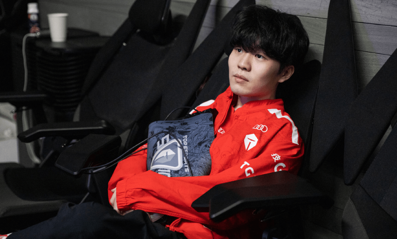 Rookie焦点对战,JackeyLove与70激战中国队分钟,锐不可当胜负难料!比赛高潮迭起的简单介绍 Rookie焦点对战,JackeyLove与70激战中国队分钟,锐不可当胜负难料!比赛高潮迭起的简单介绍