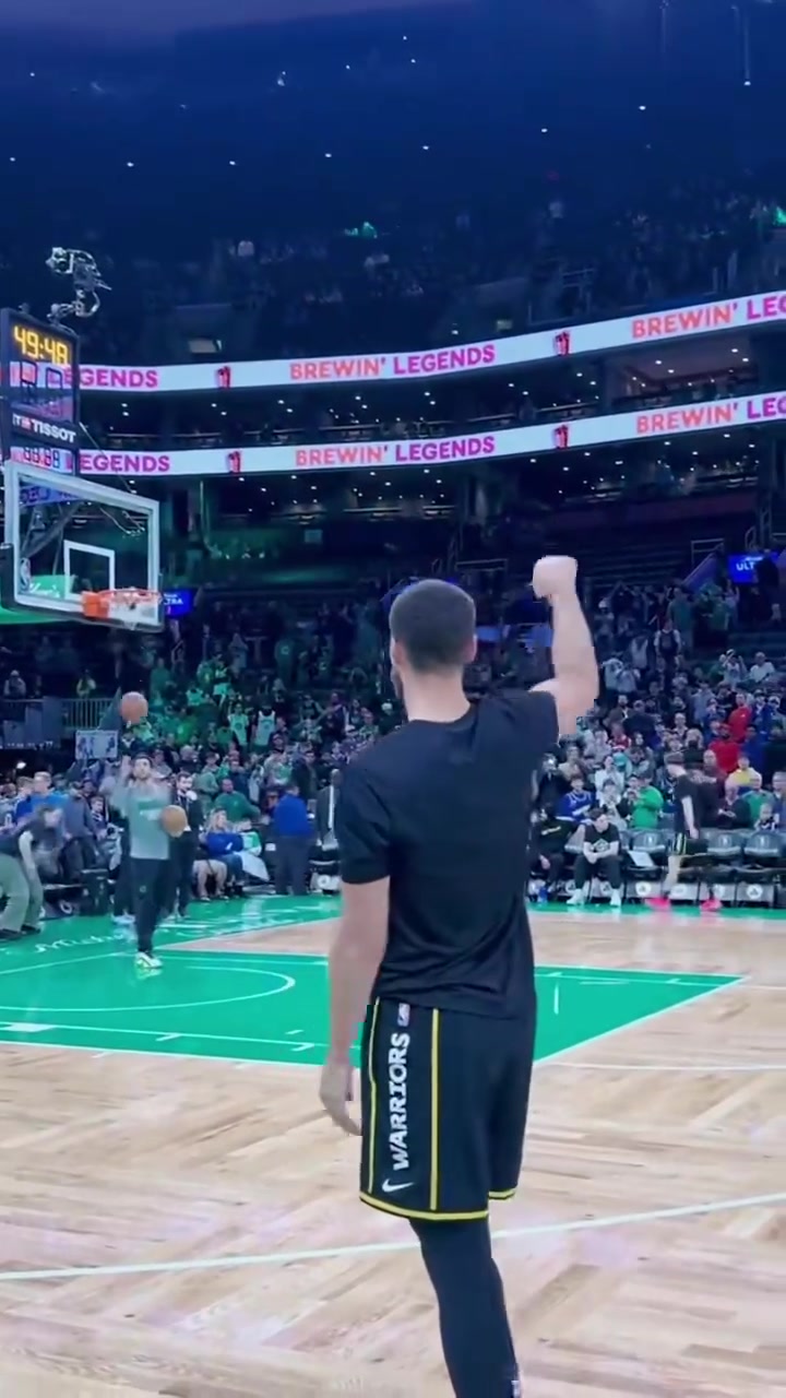 爱游戏中国体育-库里重返赛场，出色发挥首场状态出色，快船观众沸腾！比赛高潮迭起的简单介绍