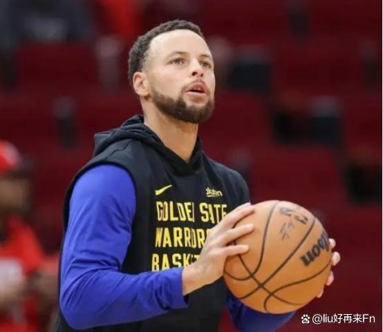 库里重返赛场，出色发挥首场状态出色，快船观众沸腾！比赛高潮迭起的简单介绍