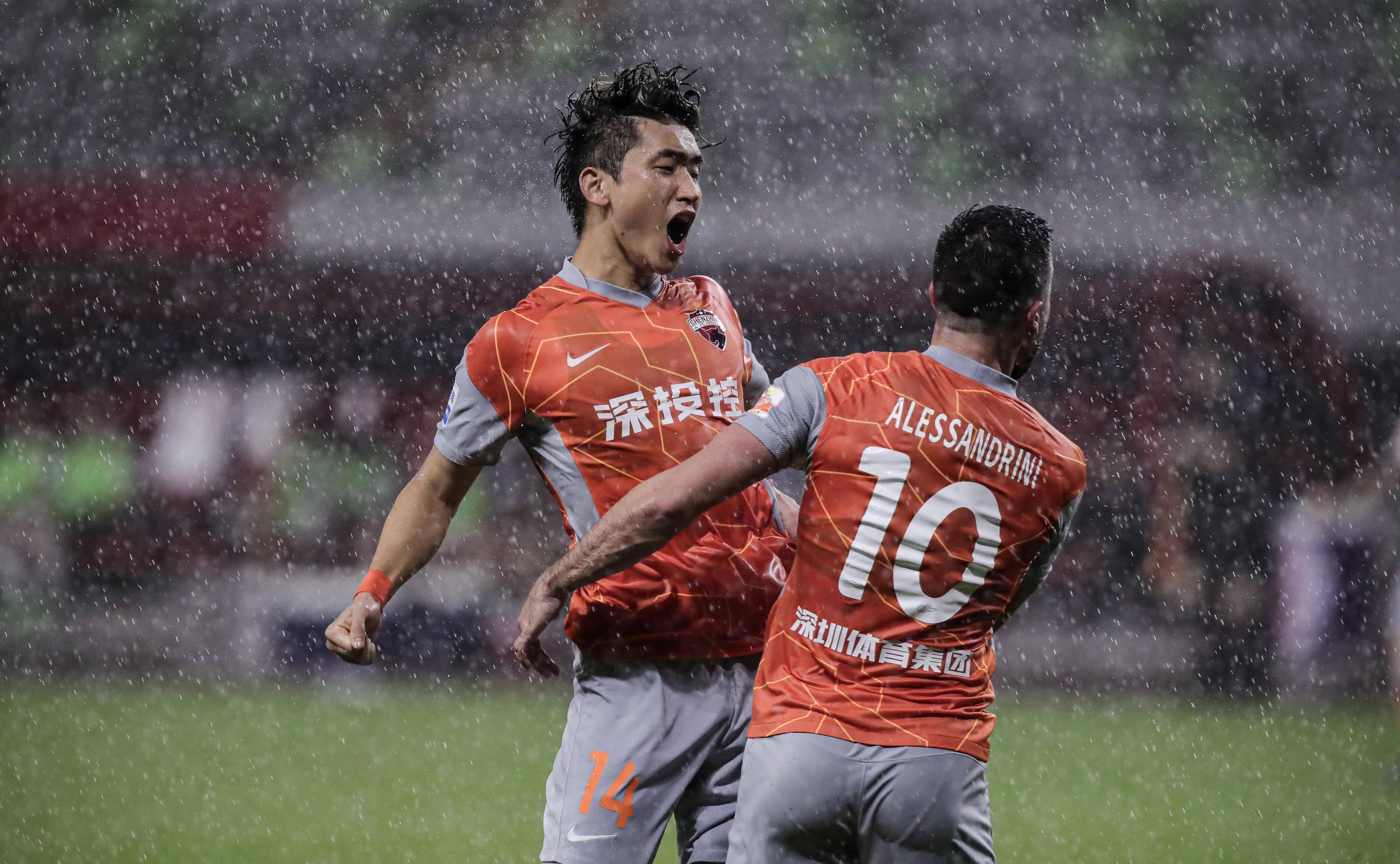 包含葡超赛程吃紧，达拉斯独行侠冲刺阶段队长鼓劲，赛场秩序良好，训练强度明显提升的词条