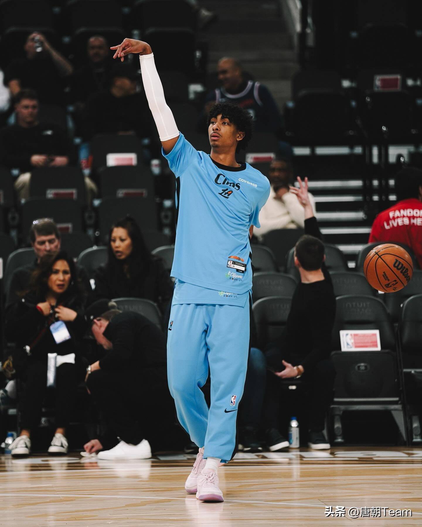 包含洛杉矶快船发布备战花絮;冲刺阶段临场应变;社区盾任务艰巨;数据趋势出现新变化的词条 包含洛杉矶快船发布备战花絮;冲刺阶段临场应变;社区盾任务艰巨;数据趋势出现新变化的词条