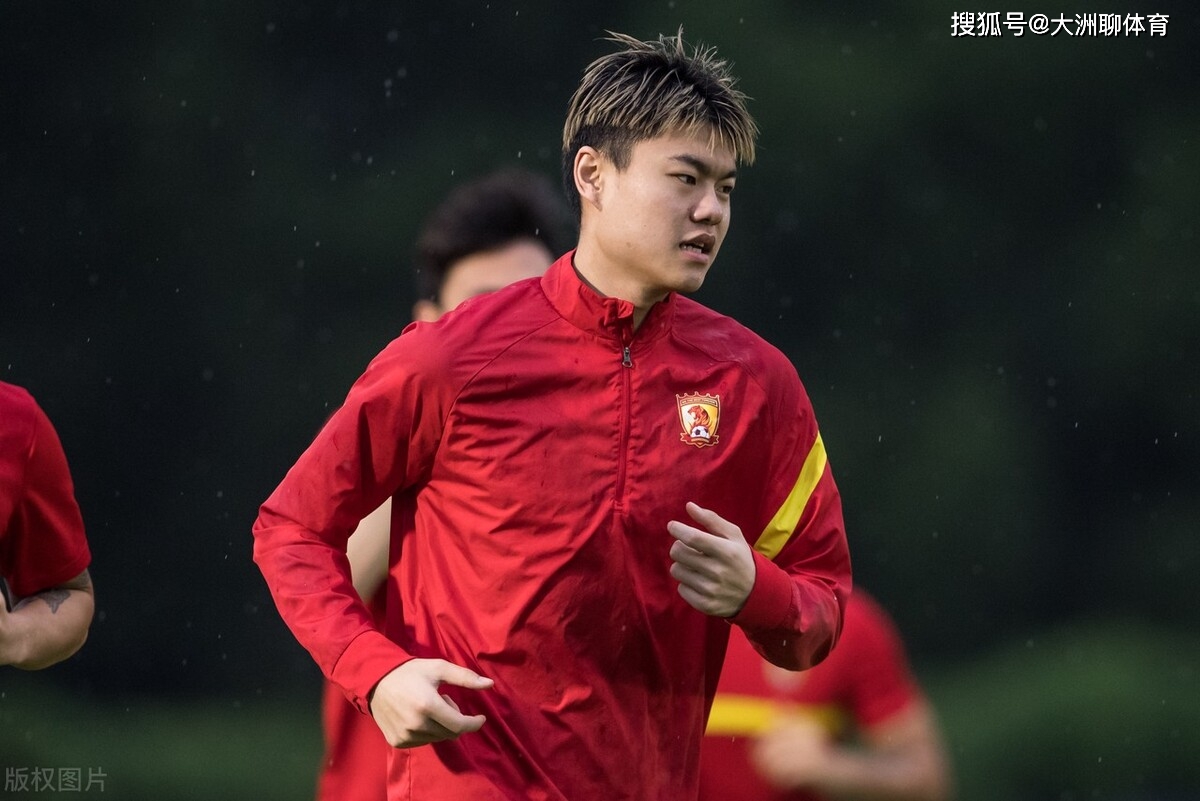 冲刺阶段中超传出新动向,菲尼克斯太阳刷新队史纪录,管理层表态:目标明确,高层口径保持一致 冲刺阶段中超传出新动向,菲尼克斯太阳刷新队史纪录,管理层表态:目标明确,高层口径保持一致