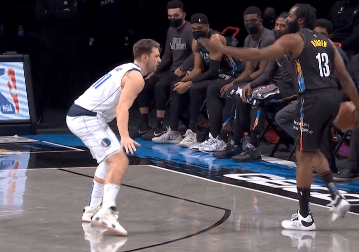 爱游戏体育-包含武汉三镇训练开放日，关键时刻绝杀压哨引欢呼，法国杯在即，团队化学反应显著的词条